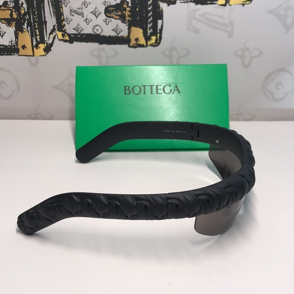 New Authentic Bottega Veneta BV1209S 002 Black Oversized Square Sunglasses - Picture 5 of 14